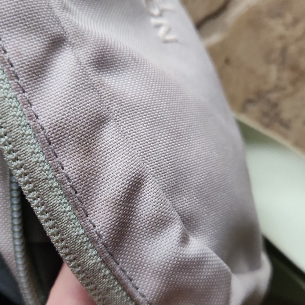 The Noeth Face Mint Green Women's Belt Bag/crossbody - Picture 10 of 12